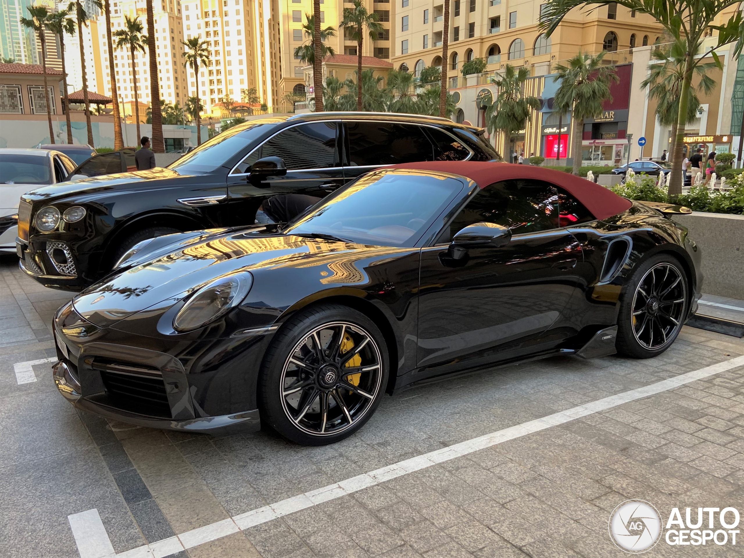 Porsche 992 Turbo S Cabriolet Brabus 820