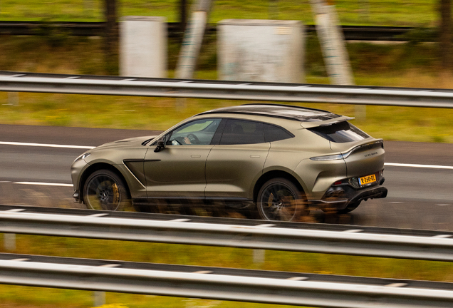 Aston Martin DBX707