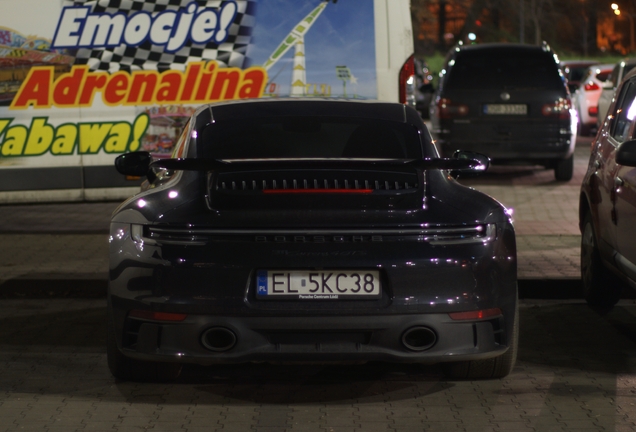Porsche 992 Carrera 4 GTS