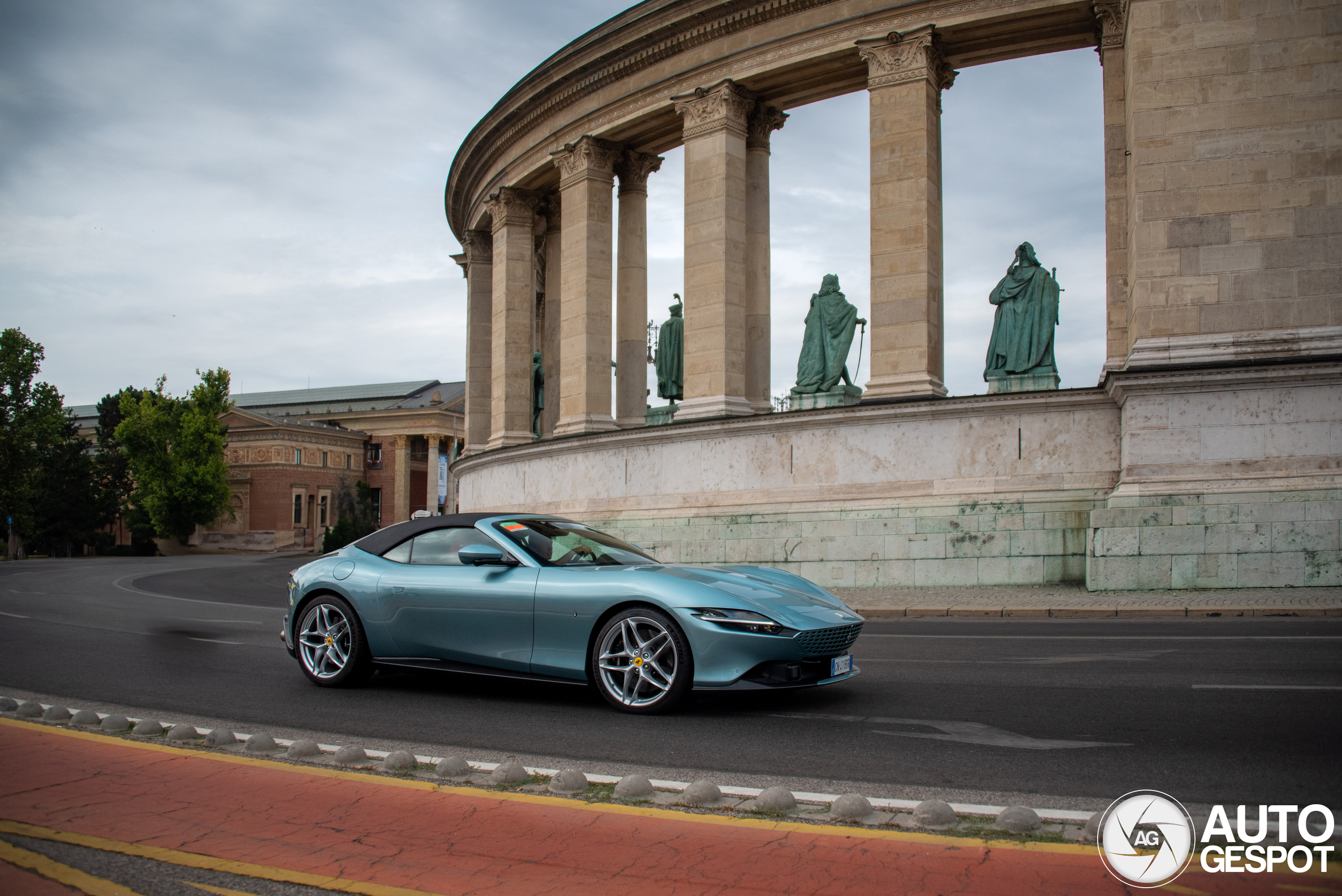 Ferrari Roma Spider