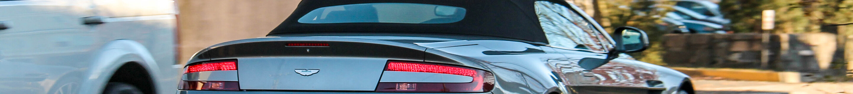 Aston Martin V8 Vantage Roadster 2012