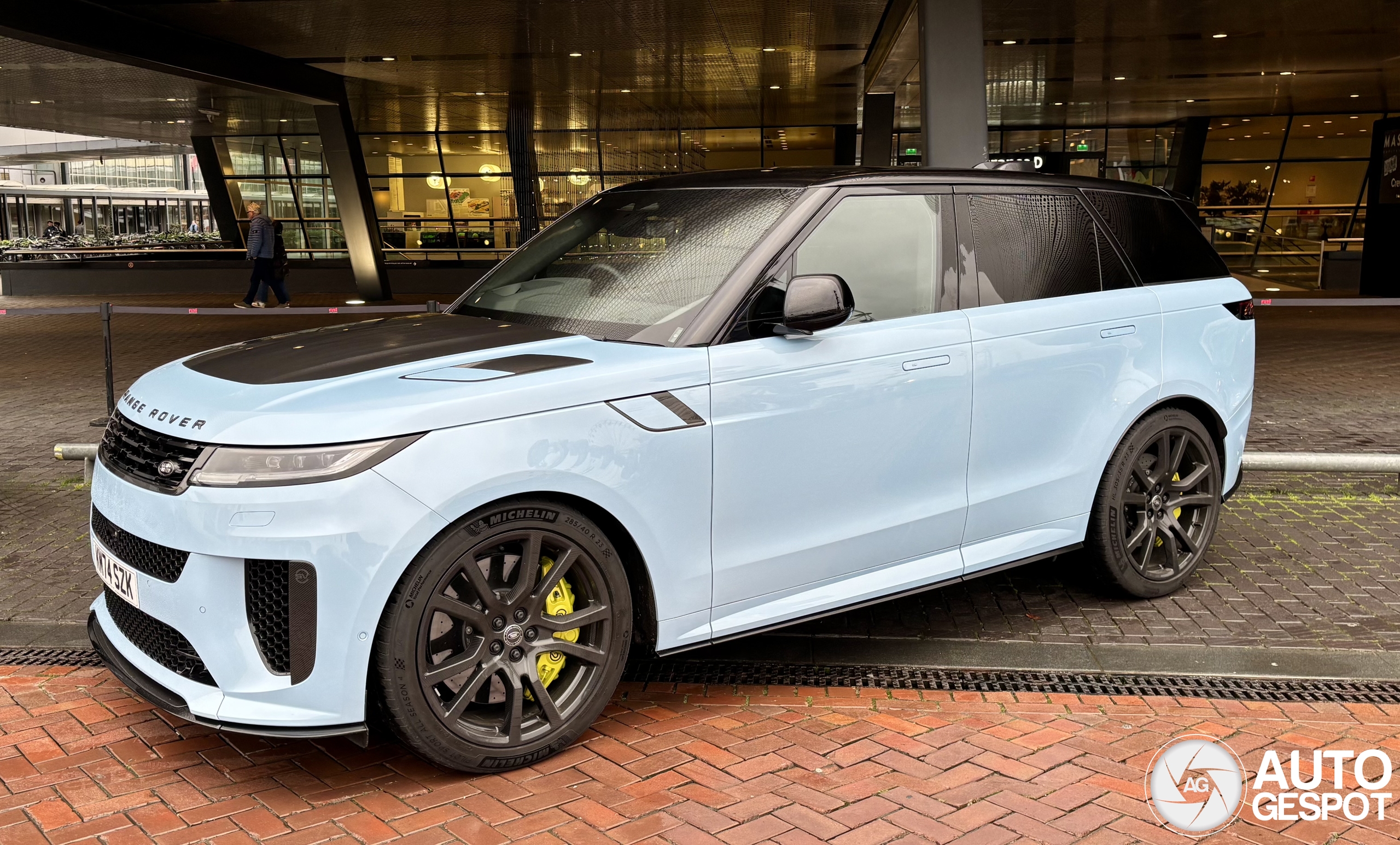 Range Rover Sport SV 2025 Celestial Collection