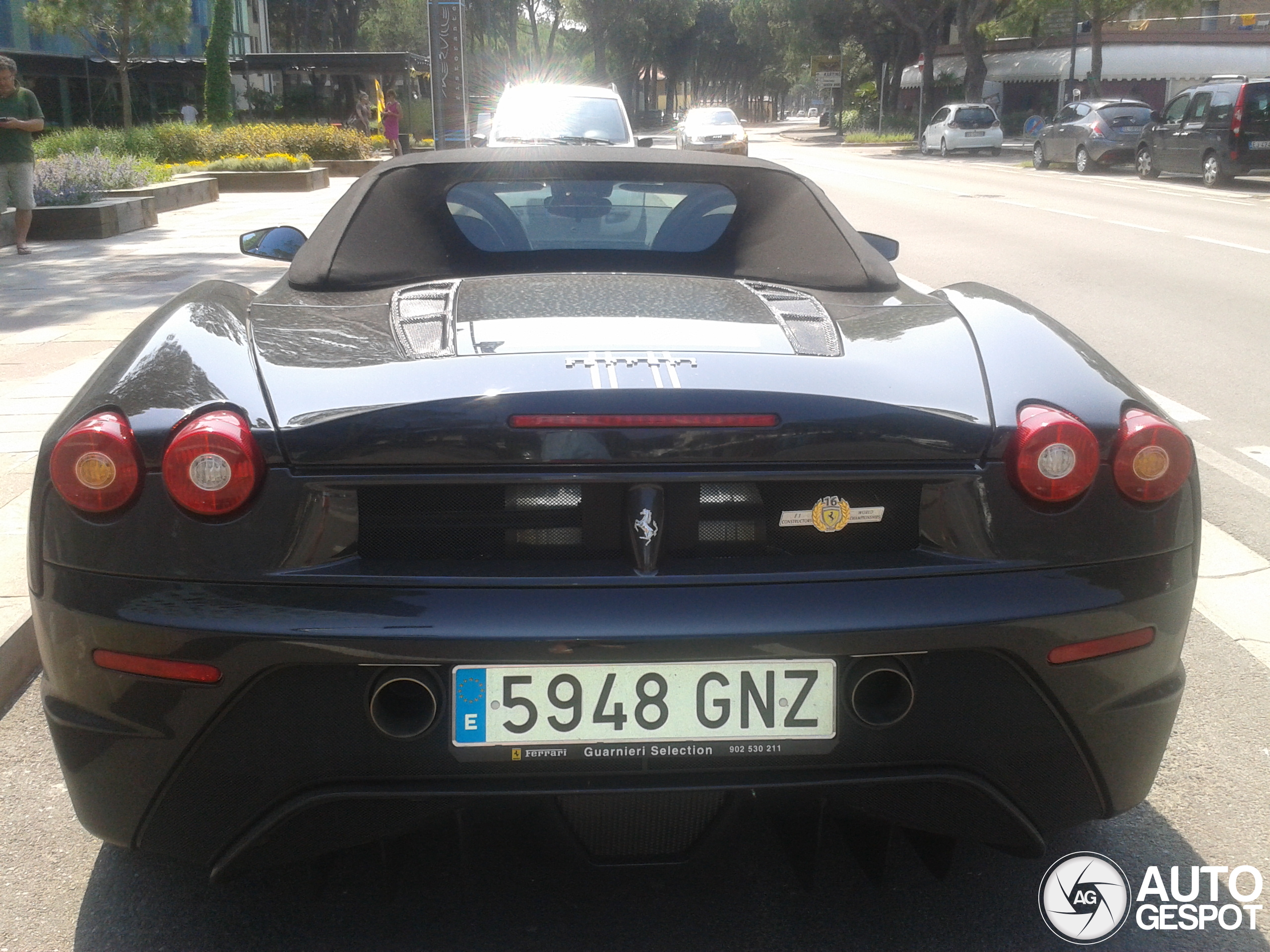 Ferrari Scuderia Spider 16M