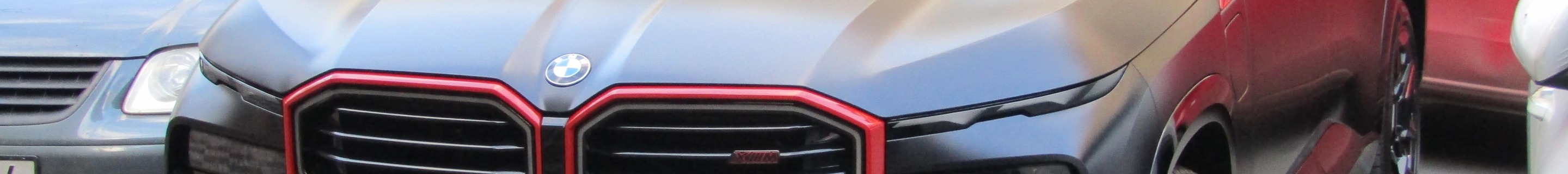 BMW XM G09 Label Red