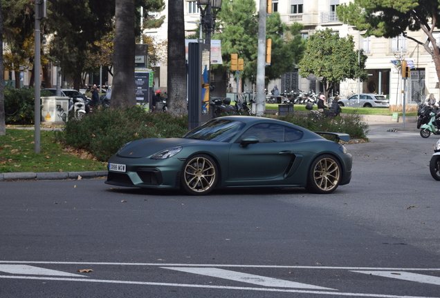 Porsche 718 Cayman GT4
