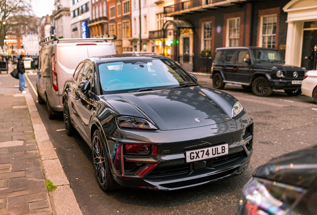 Porsche Macan EV Turbo