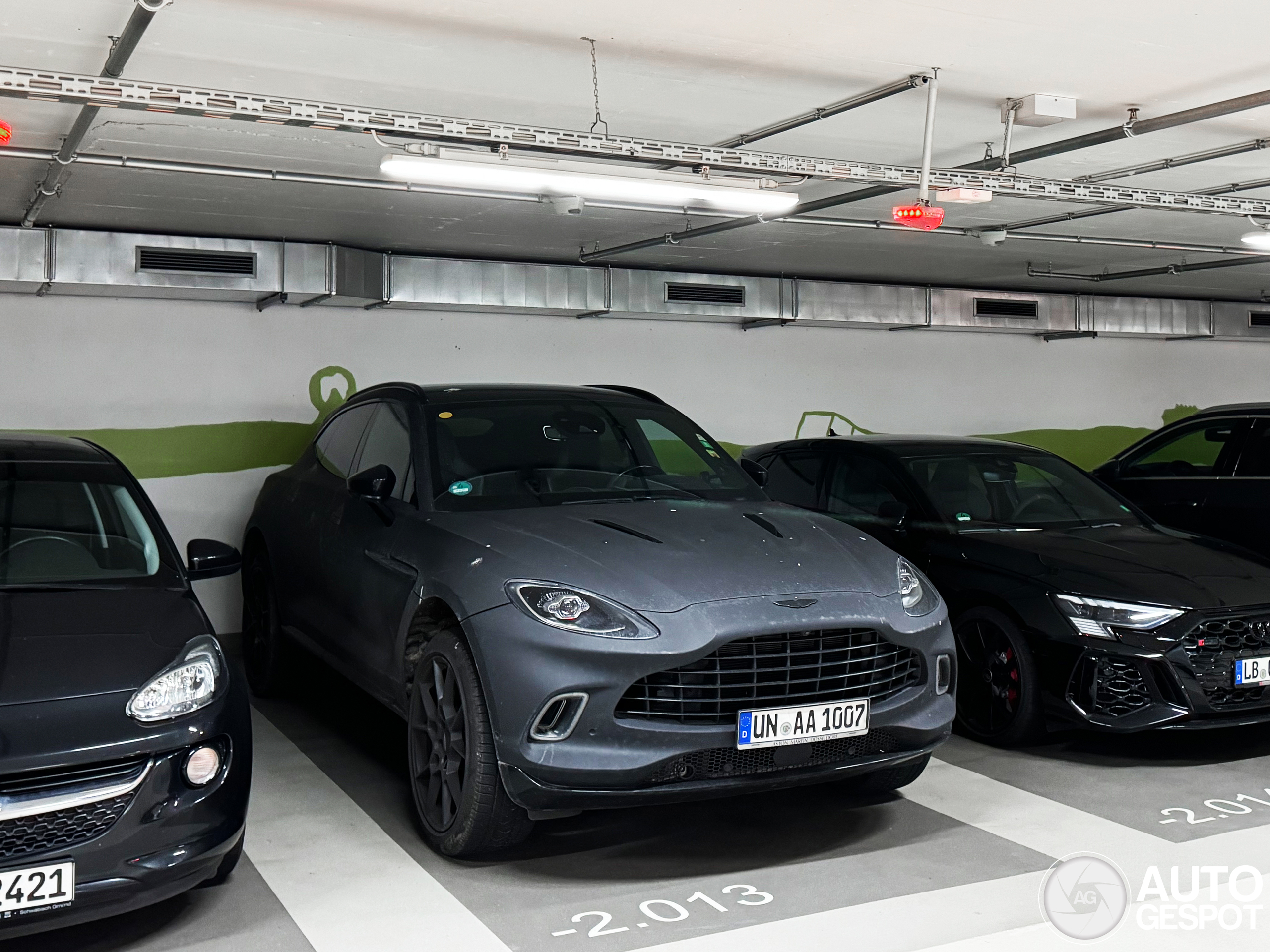 Aston Martin DBX