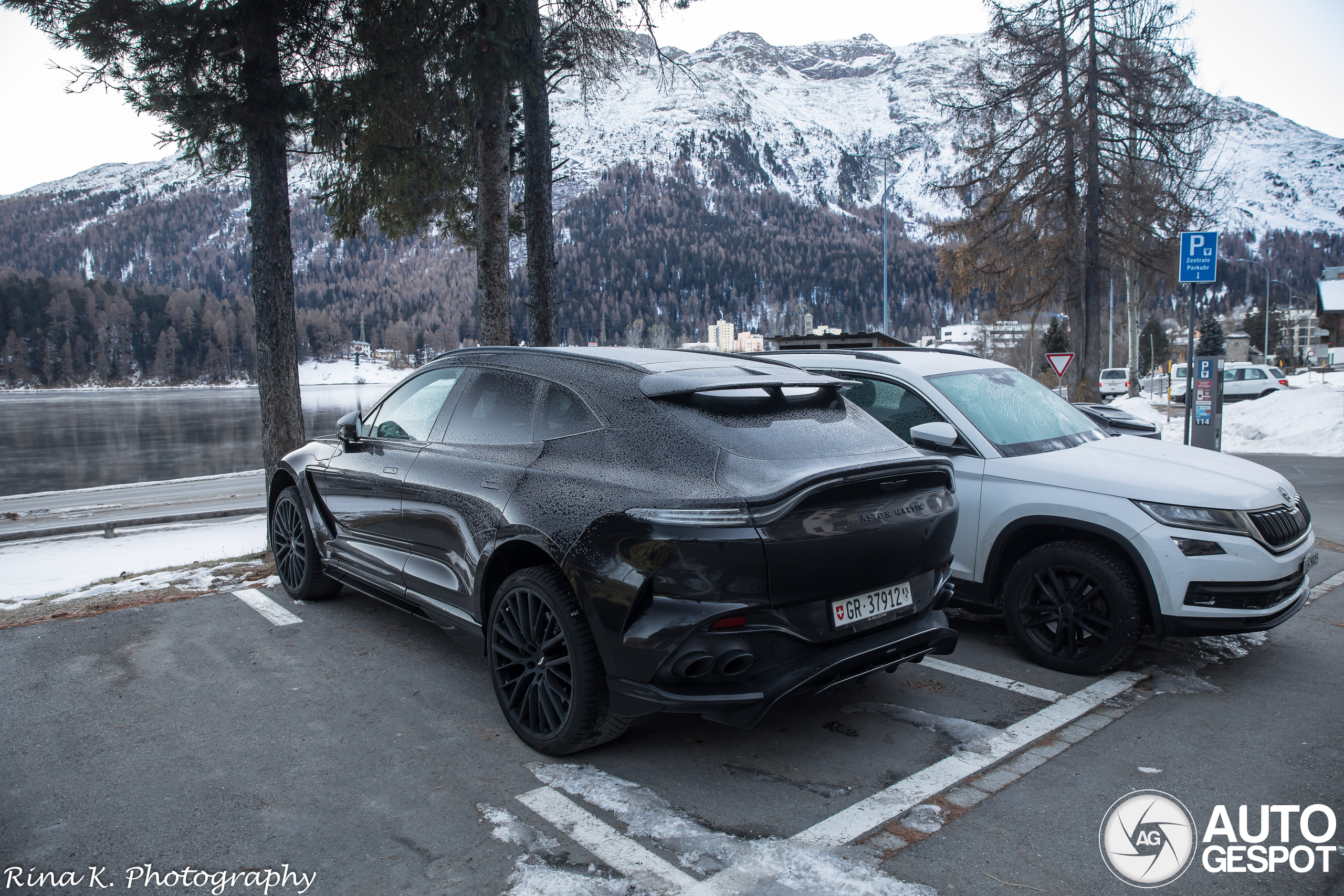 Aston Martin DBX707