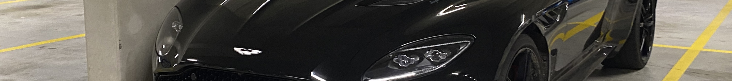 Aston Martin DBS Superleggera