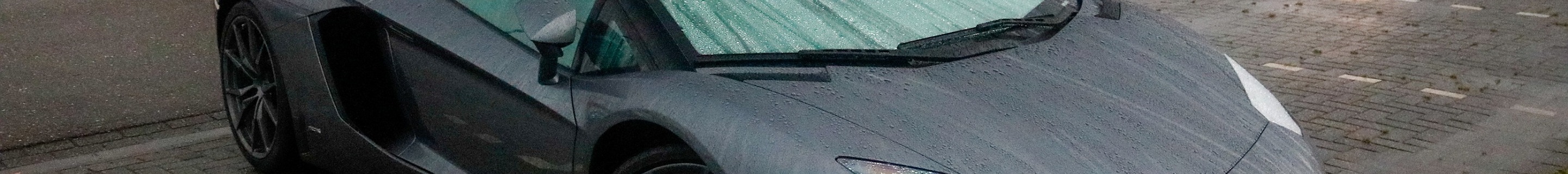 Lamborghini Aventador LP700-4 Roadster