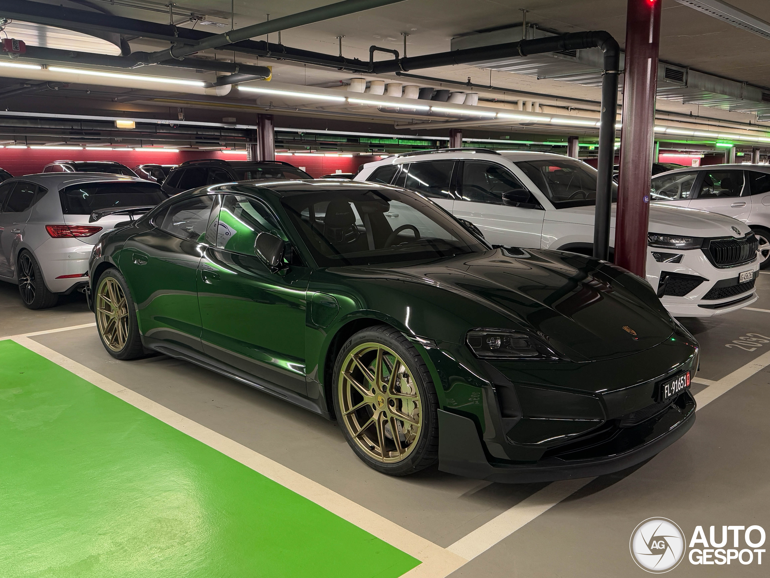 Porsche Taycan Turbo GT Weissach Package