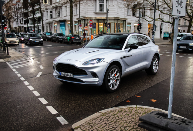 Aston Martin DBX