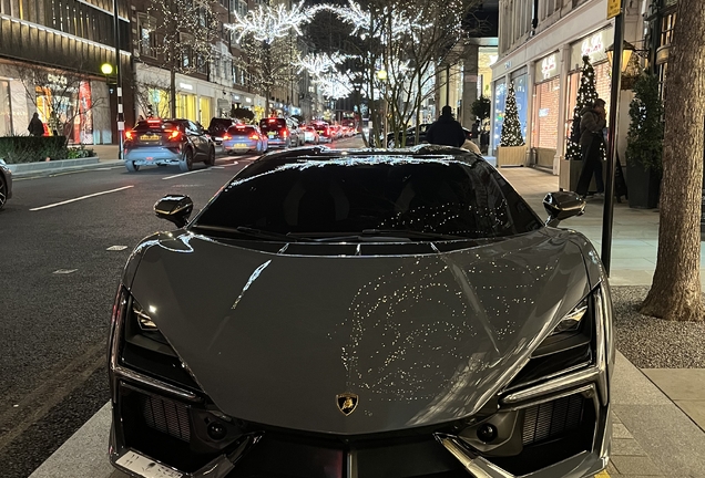Lamborghini Revuelto