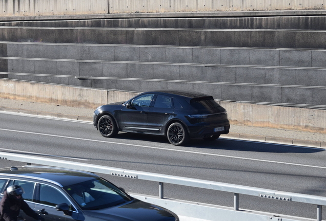 Porsche 95B Macan GTS MkIII