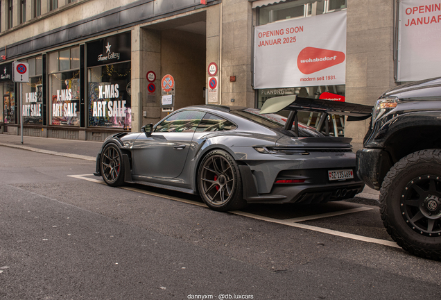 Porsche 992 GT3 RS Weissach Package