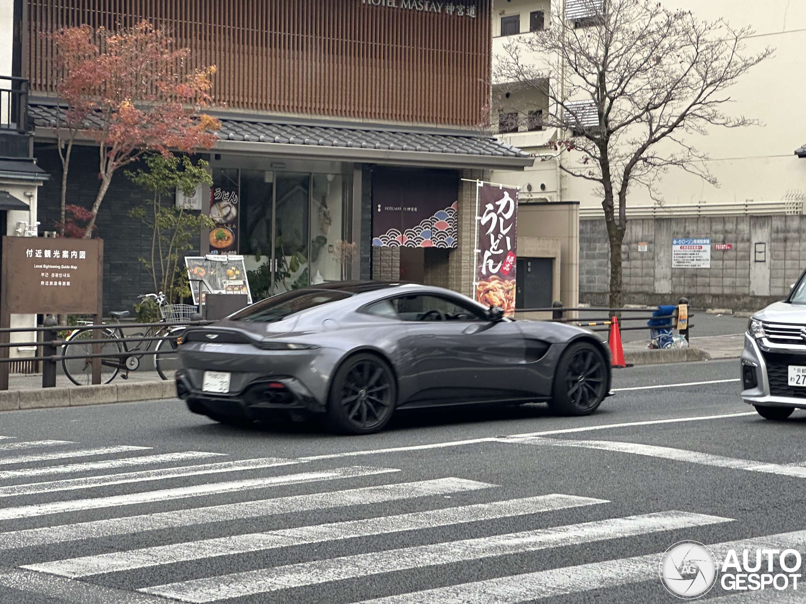 Aston Martin V8 Vantage 2018