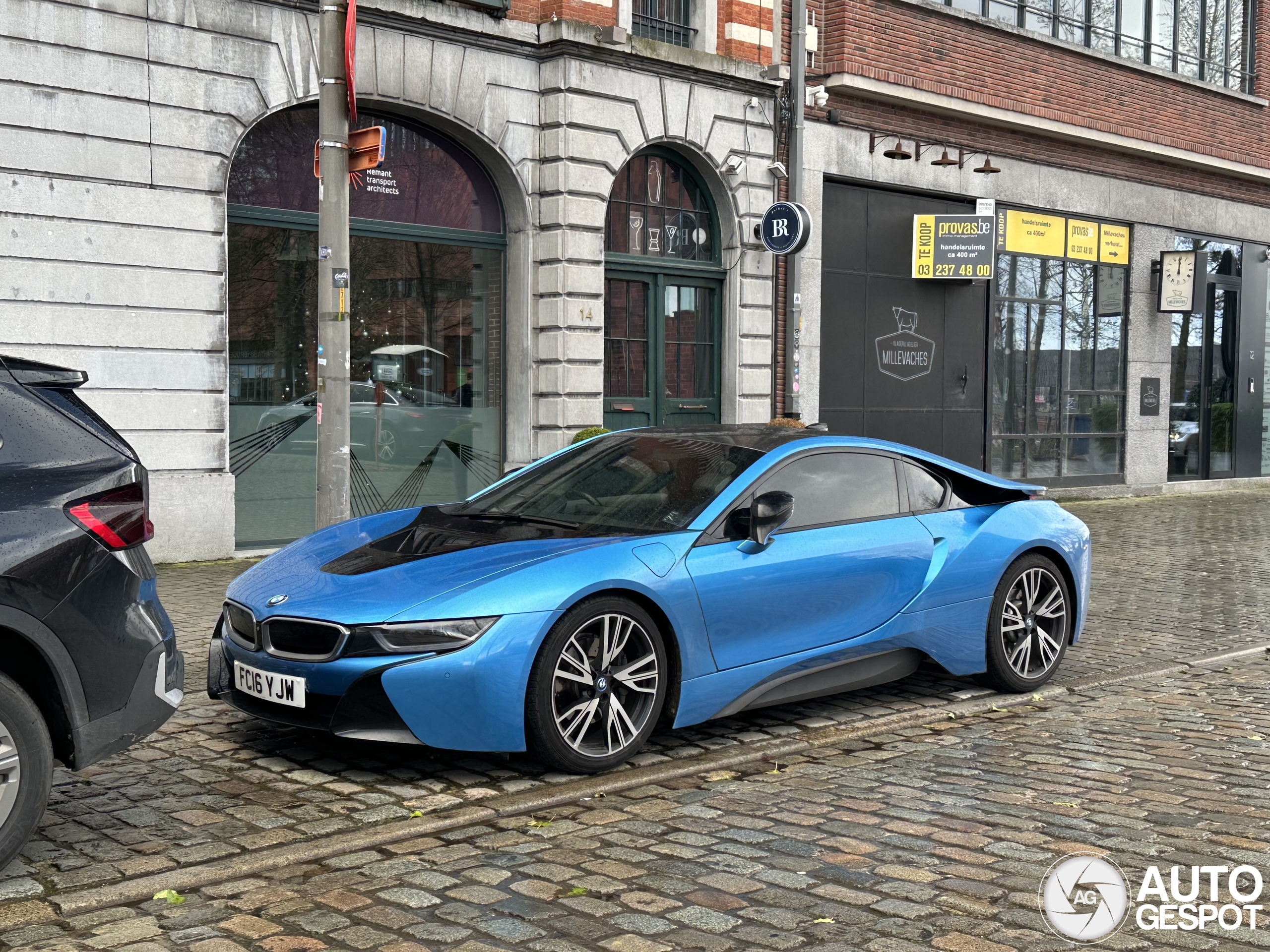 BMW i8