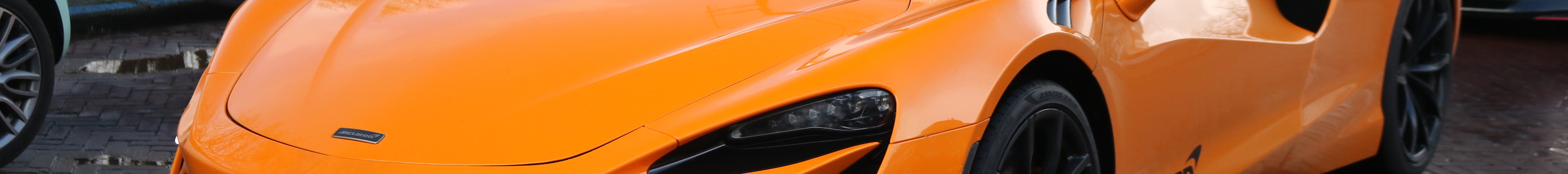 McLaren Artura Spider
