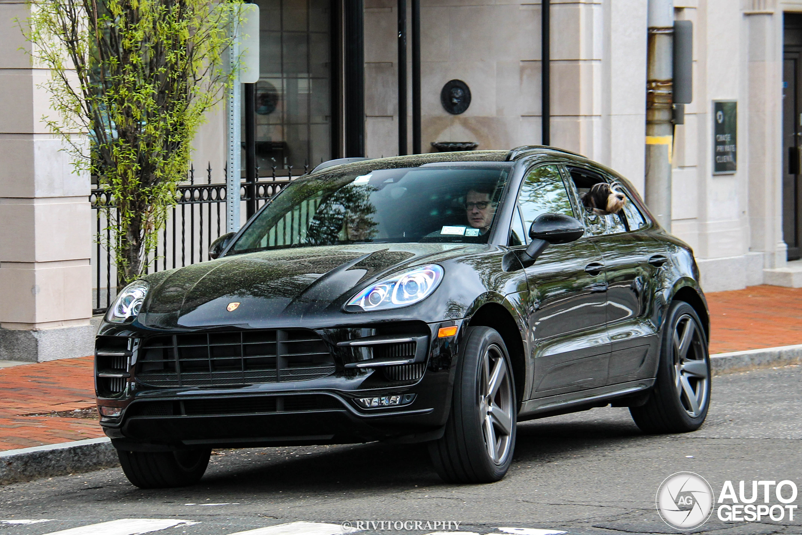 Porsche 95B Macan Turbo