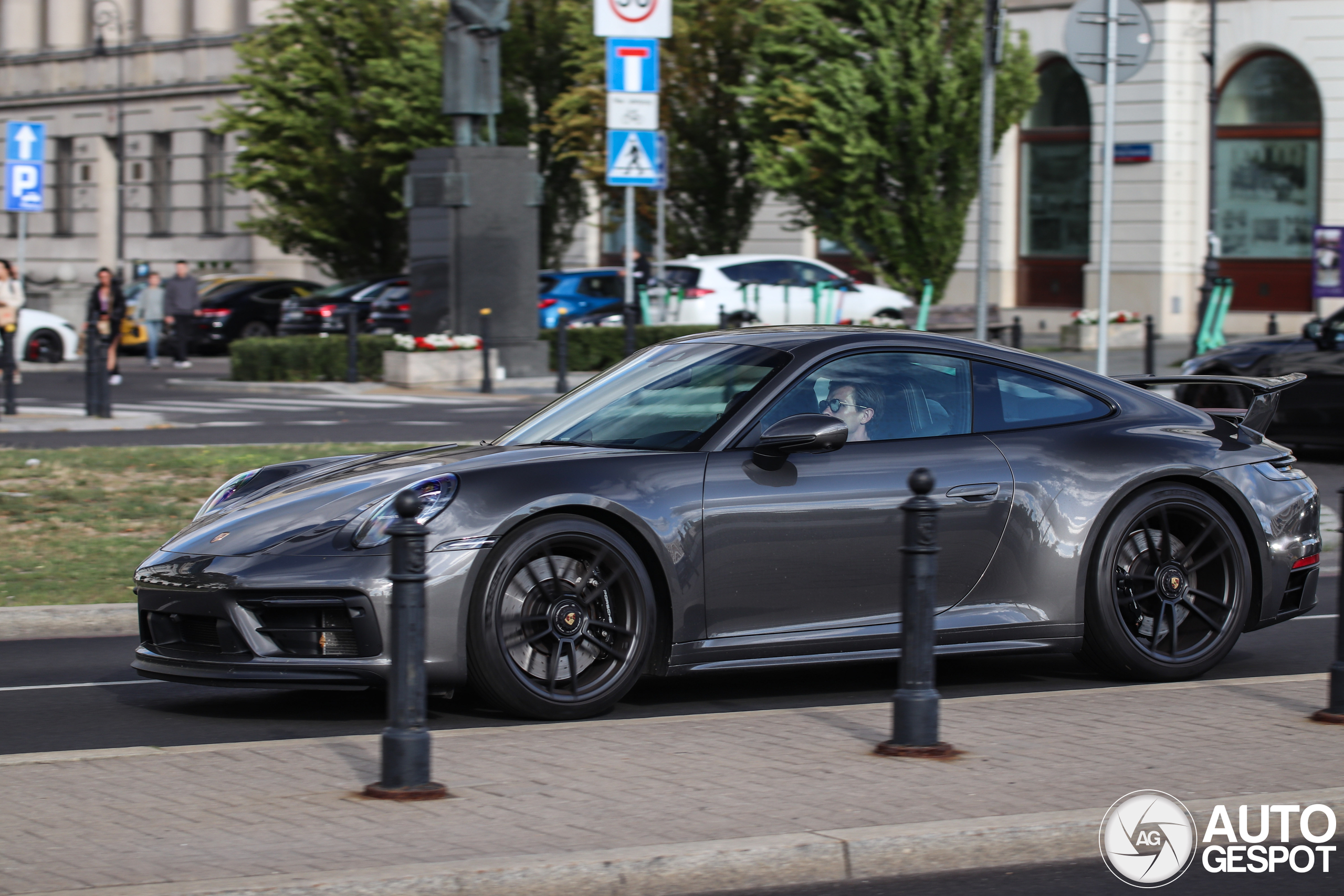 Porsche 992 Carrera GTS