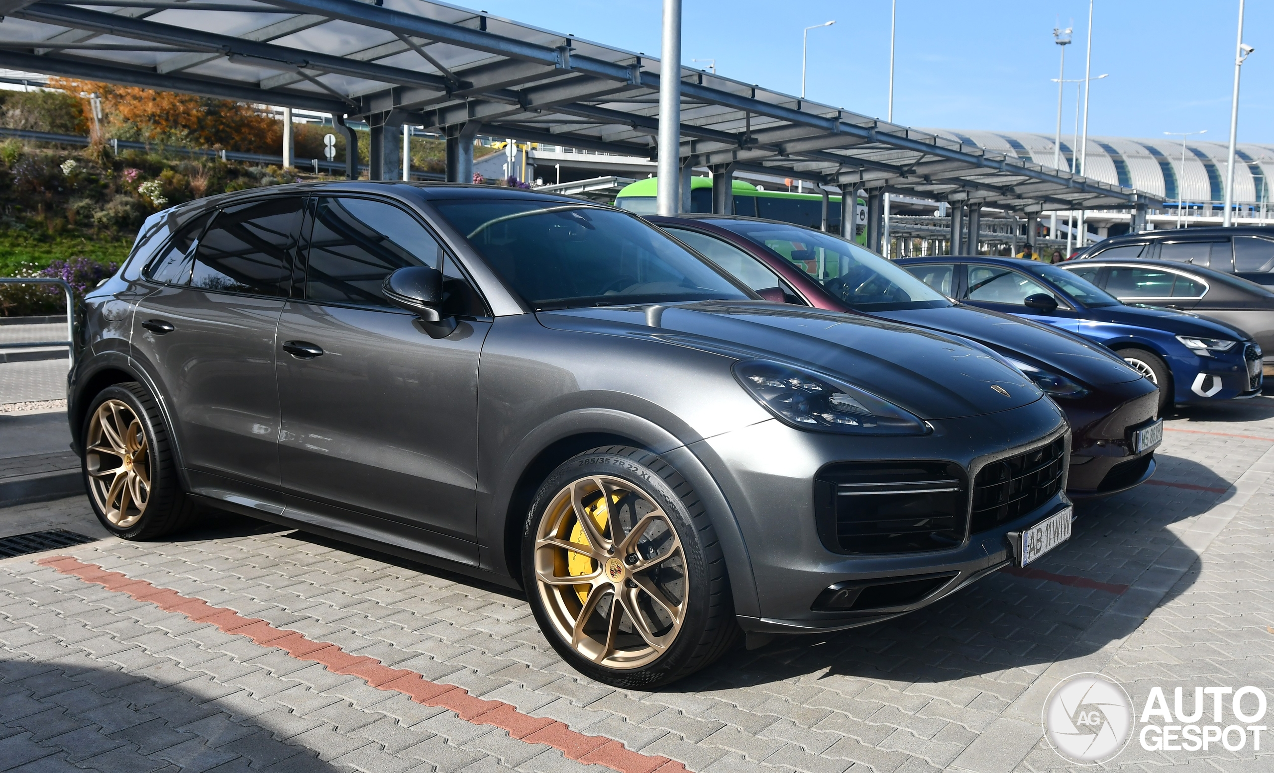 Porsche Cayenne Turbo S E Hybrid December Autogespot