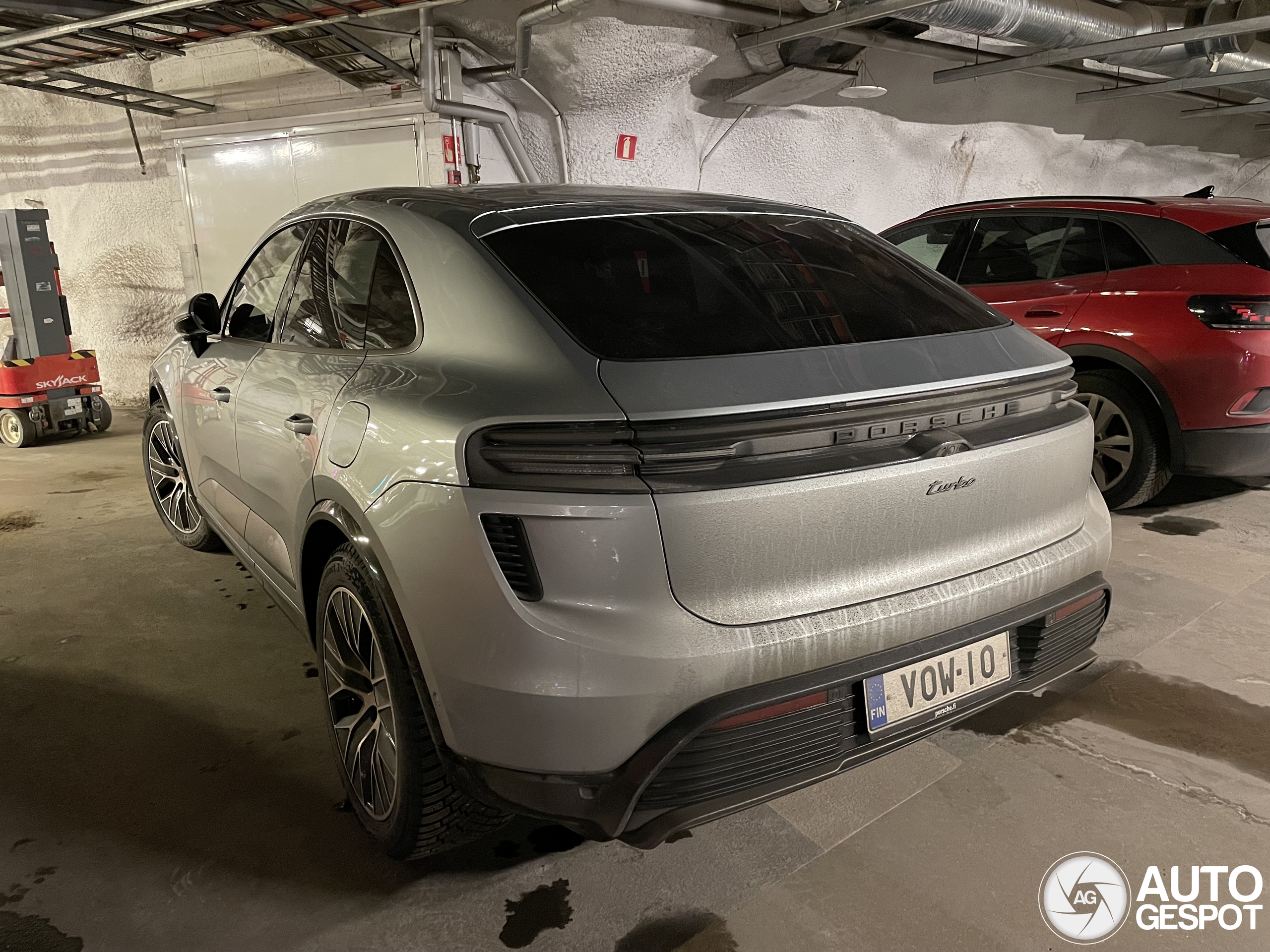 Porsche Macan EV Turbo