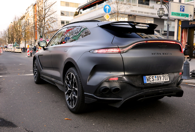 Aston Martin DBX707