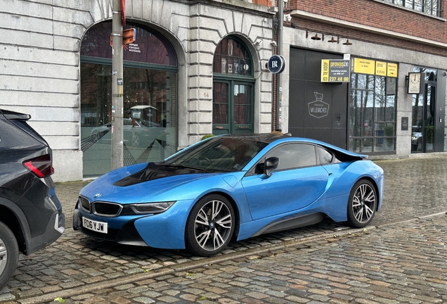 BMW i8