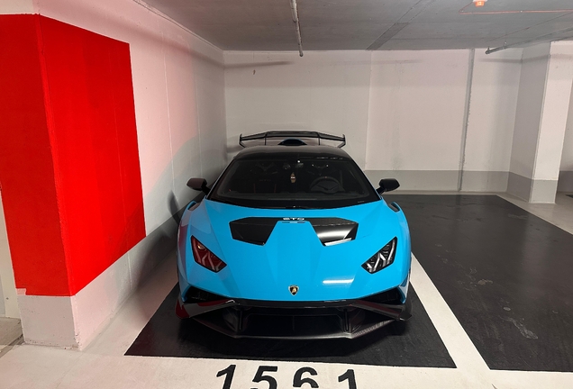 Lamborghini Huracán LP640-2 STO