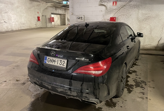 Mercedes-Benz CLA 45 AMG C117