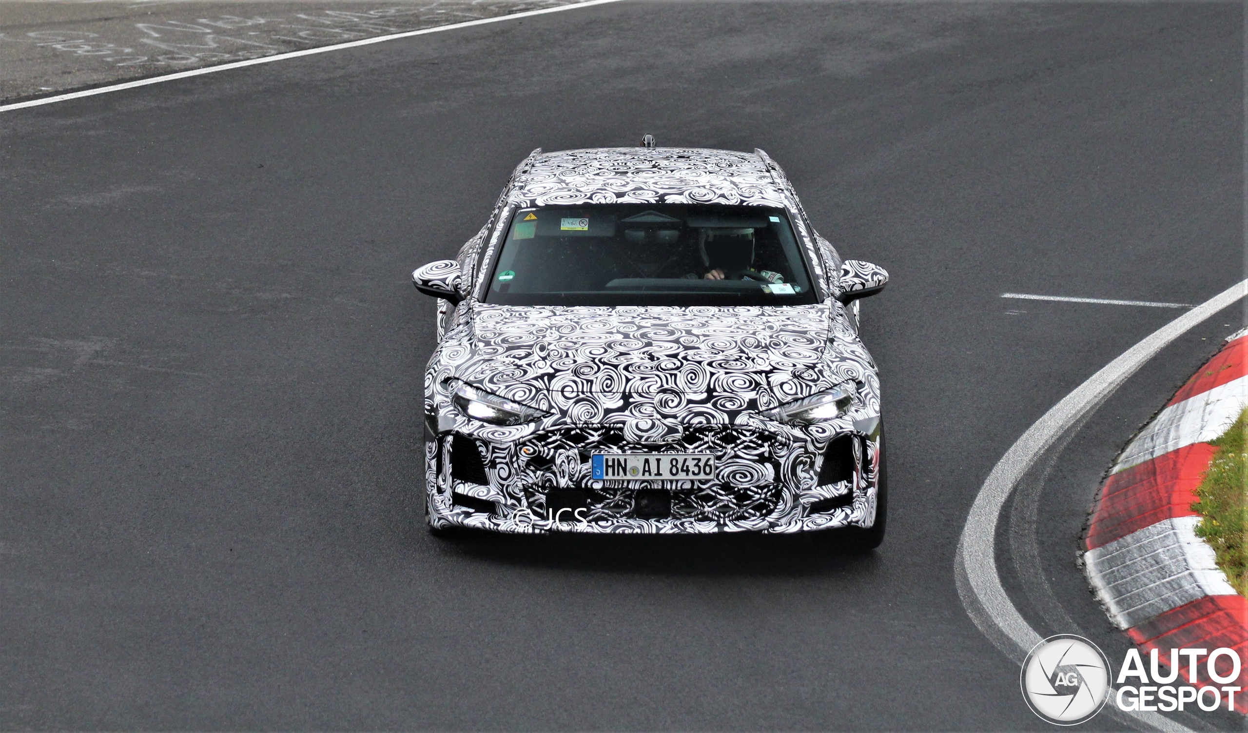Audi RS5 Avant B10