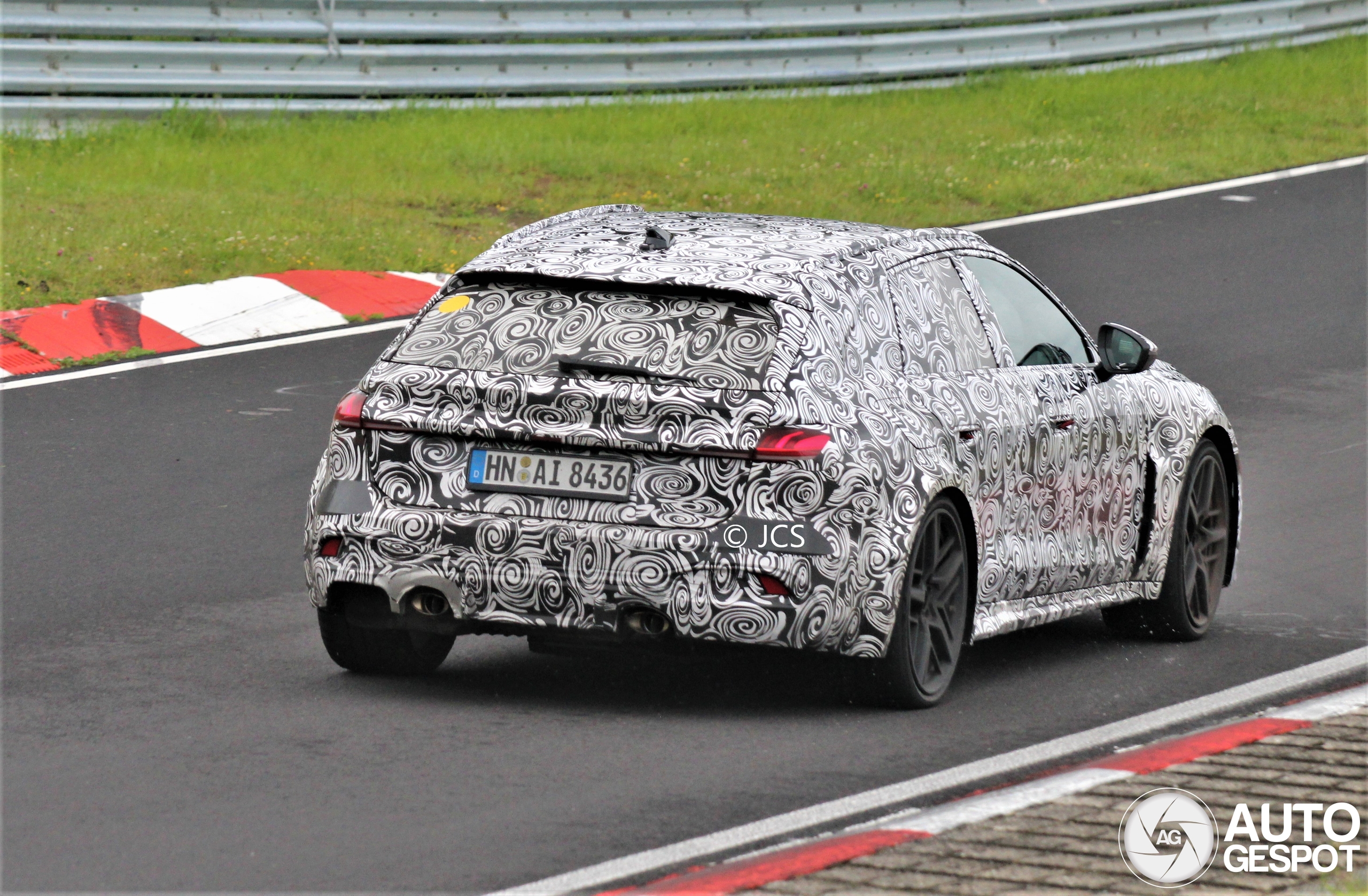 Audi RS5 Avant B10