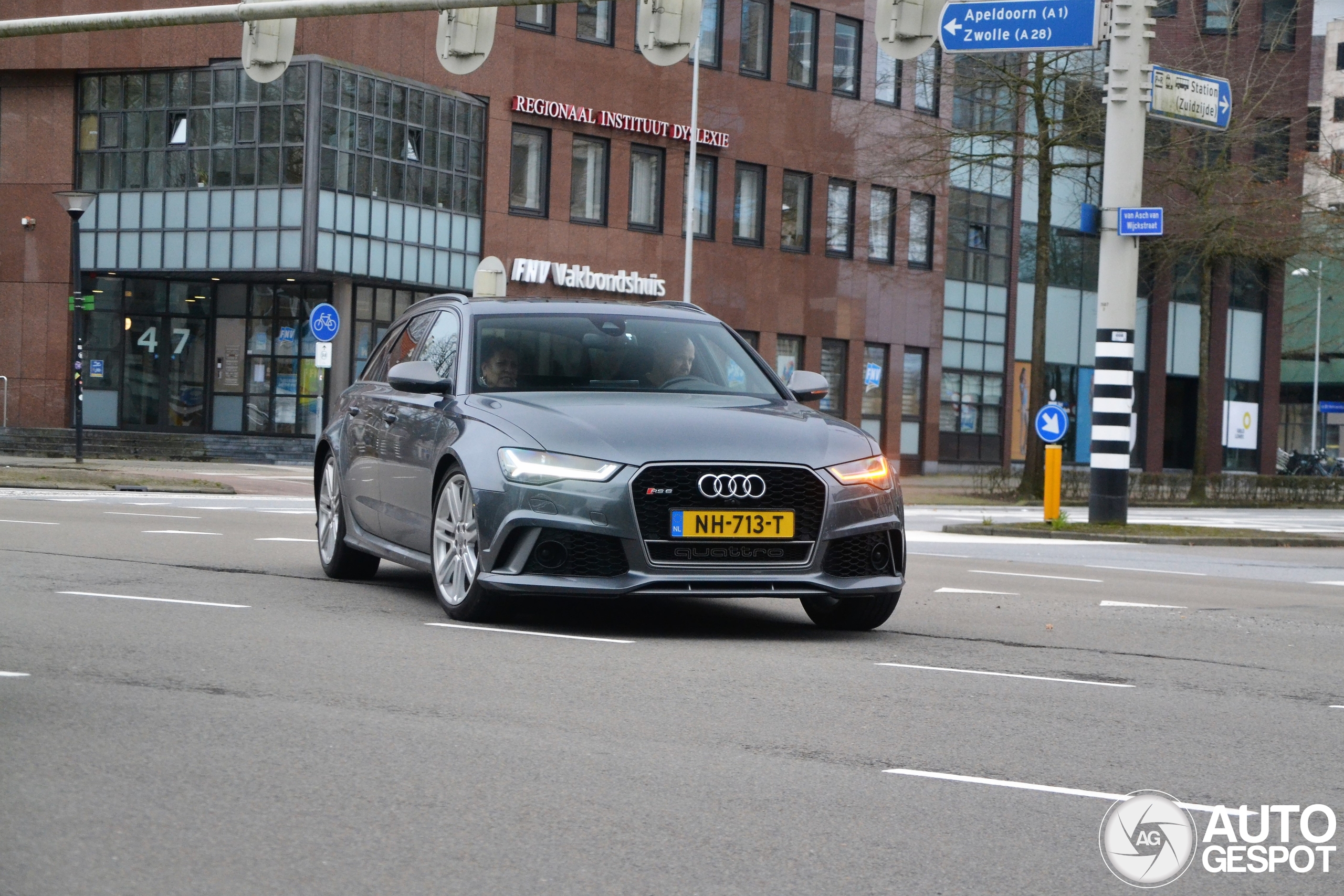 Audi RS6 Avant C7 2015