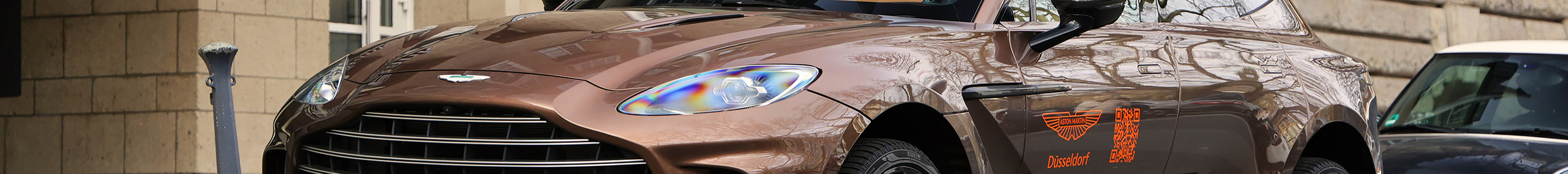 Aston Martin DBX707