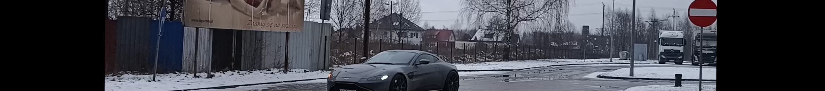 Aston Martin V8 Vantage 2021 007 Edition