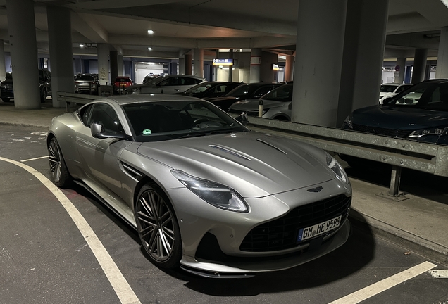 Aston Martin DB12