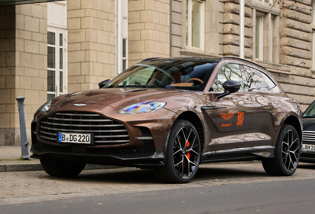 Aston Martin DBX707