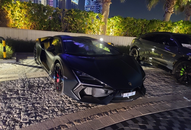 Lamborghini Revuelto