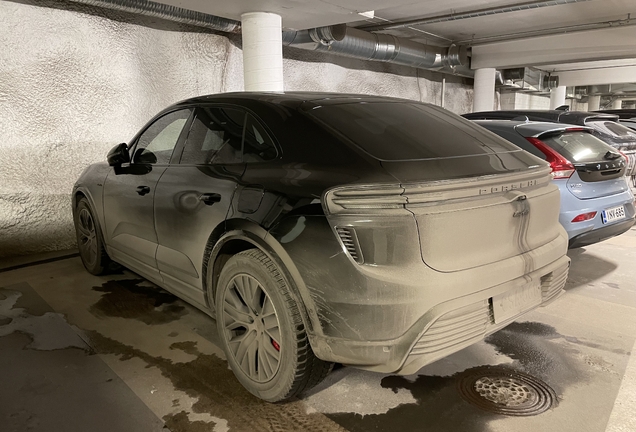 Porsche Macan EV Turbo