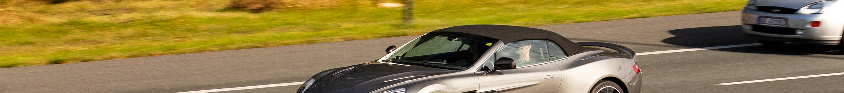 Aston Martin Vanquish Volante