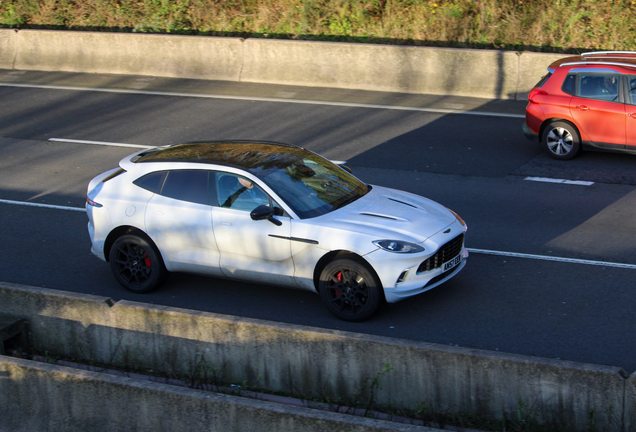 Aston Martin DBX
