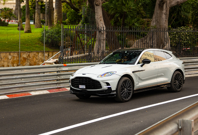 Aston Martin DBX707