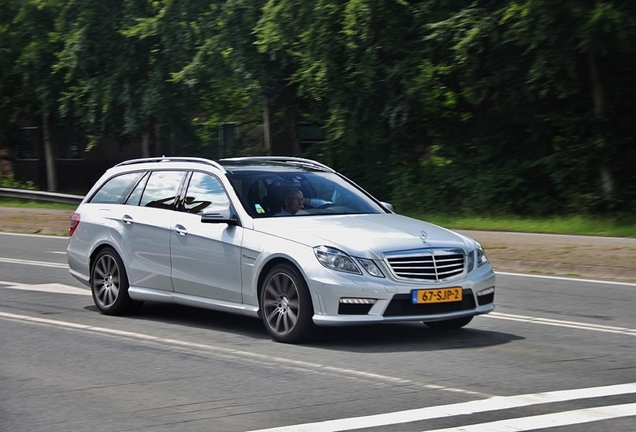 Mercedes-Benz E 63 AMG S212 V8 Biturbo