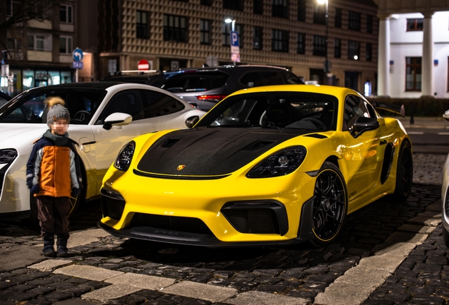 Porsche 718 Cayman GT4 RS Weissach Package