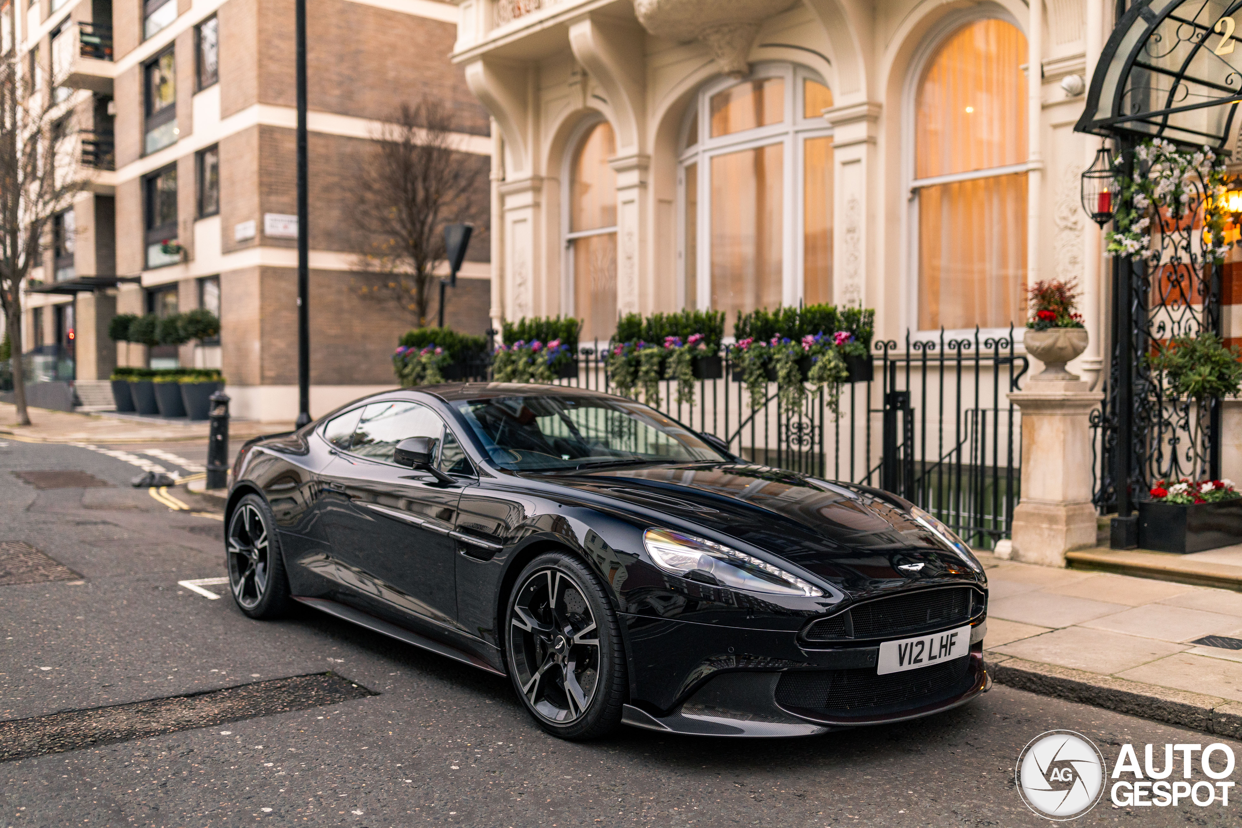 Aston Martin Vanquish S 2017 Ultimate Edition - 25 December 2024