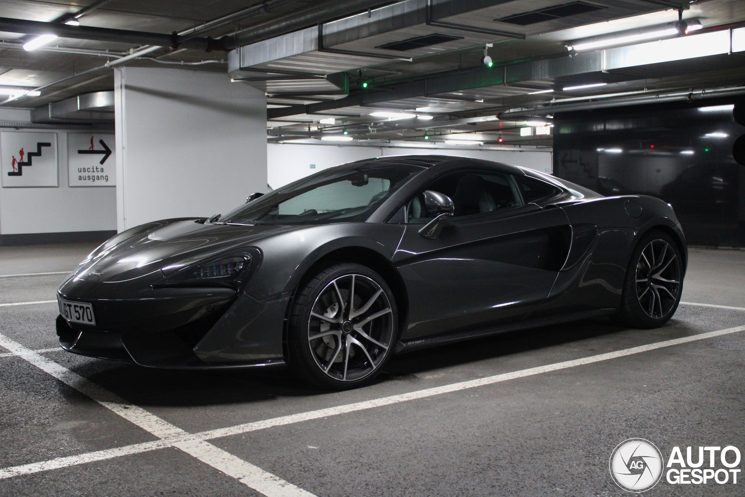 McLaren 570GT