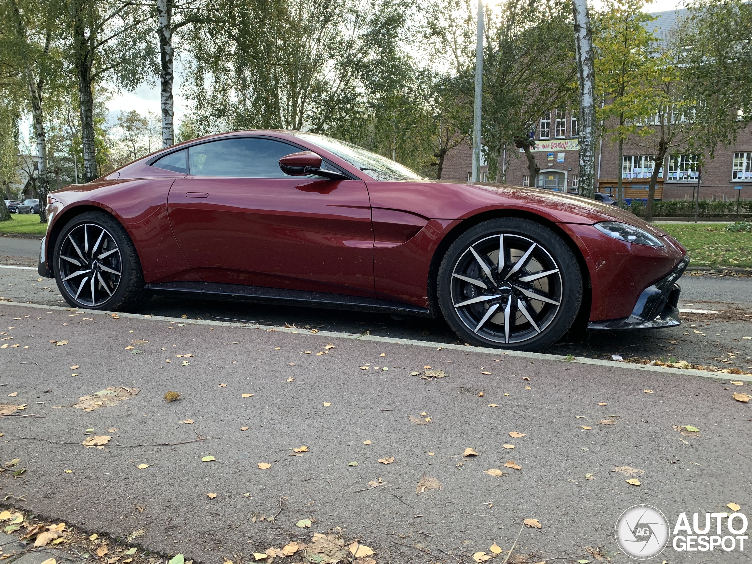 Aston Martin V8 Vantage 2018