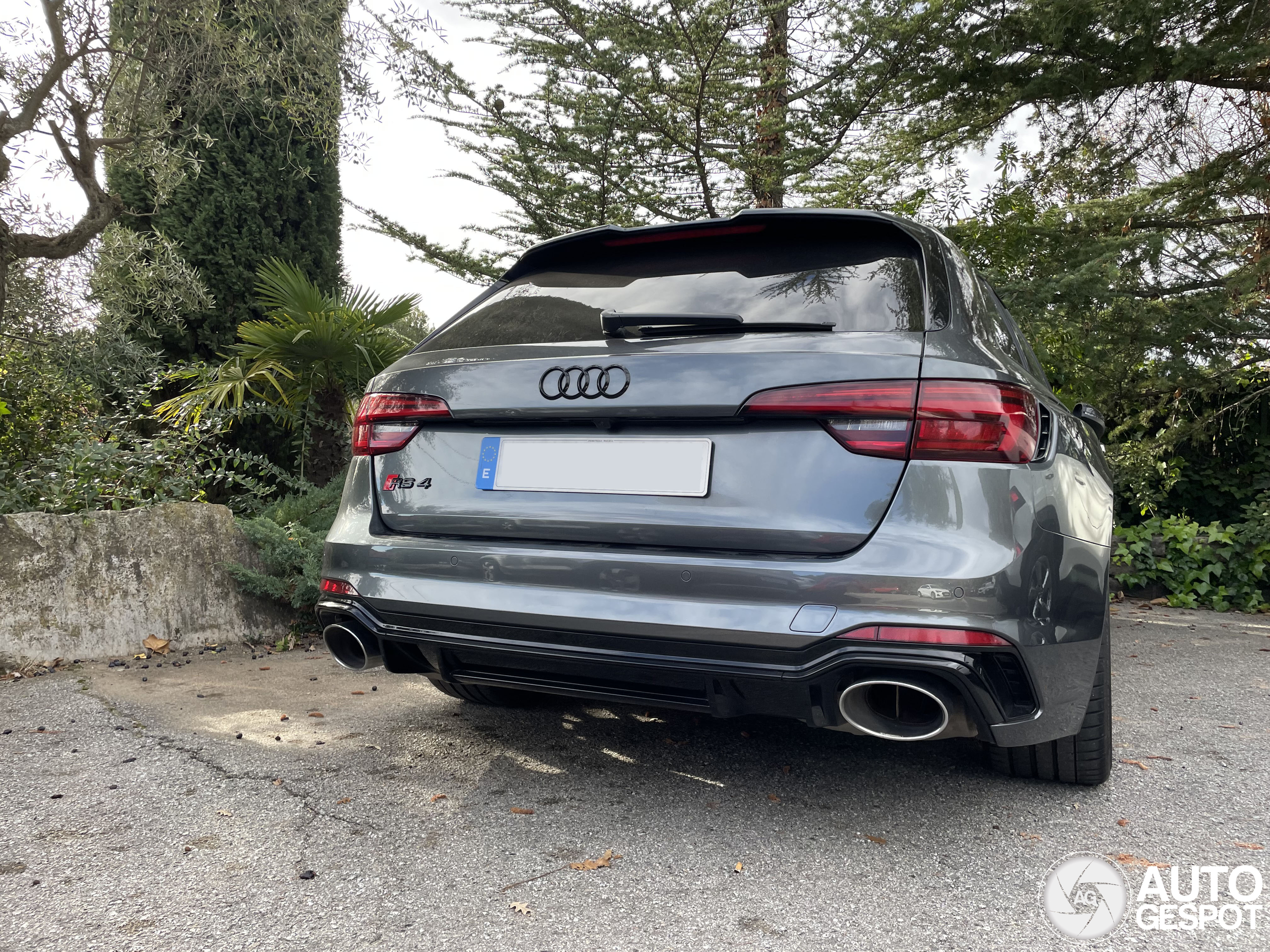 Audi RS4 Avant B9