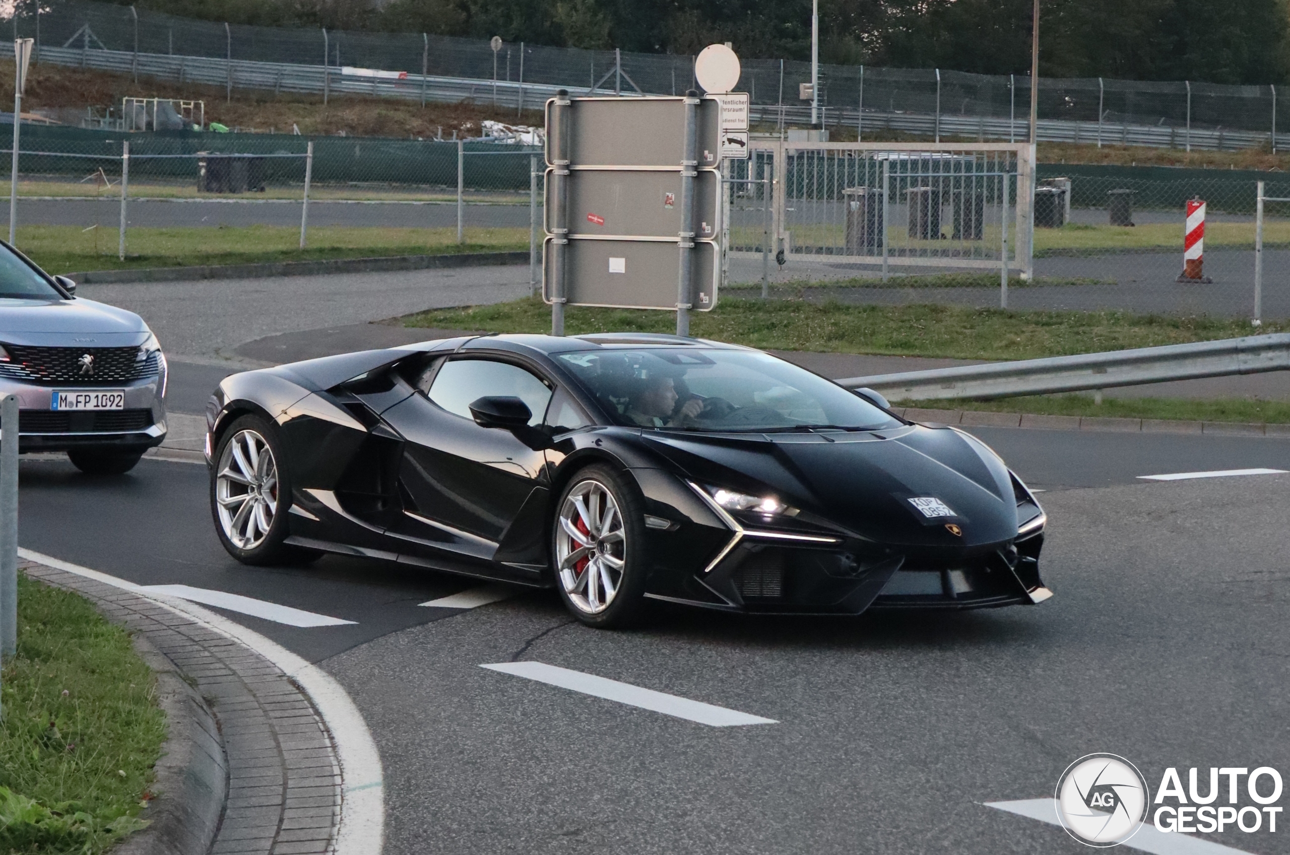 Lamborghini Revuelto