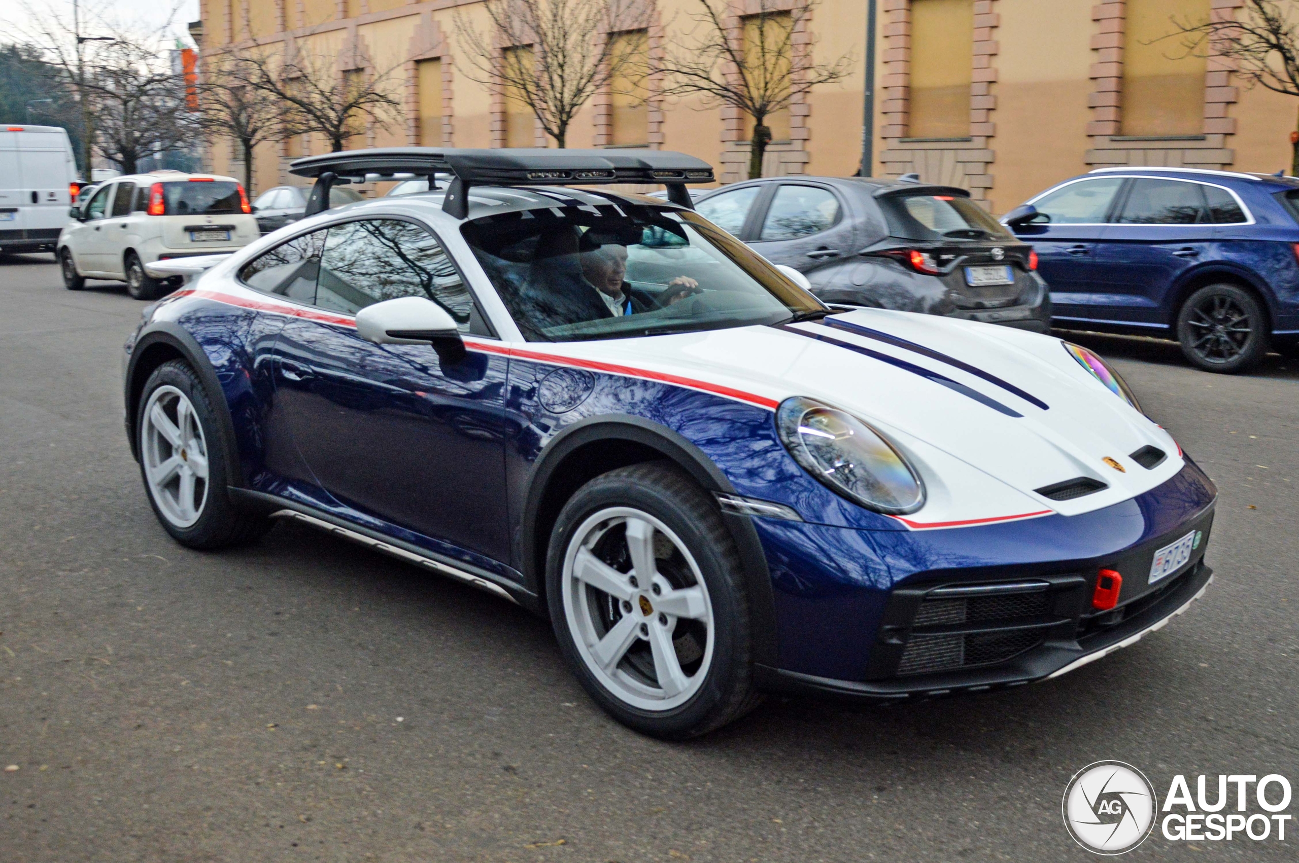 Porsche 992 Dakar